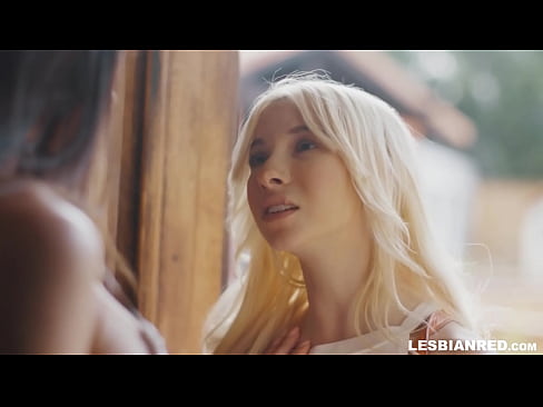 ❤️ Jenta kommer hjem noen måneder senere og ender opp med å spise stemorens fitte Pornovideo hos oss ❌❤