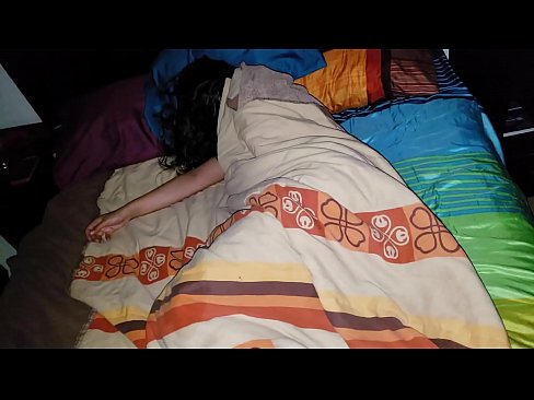 ❤️ Stesønn skjelter ut sin unge stemor mens hun sover. Pornovideo hos oss ❌❤